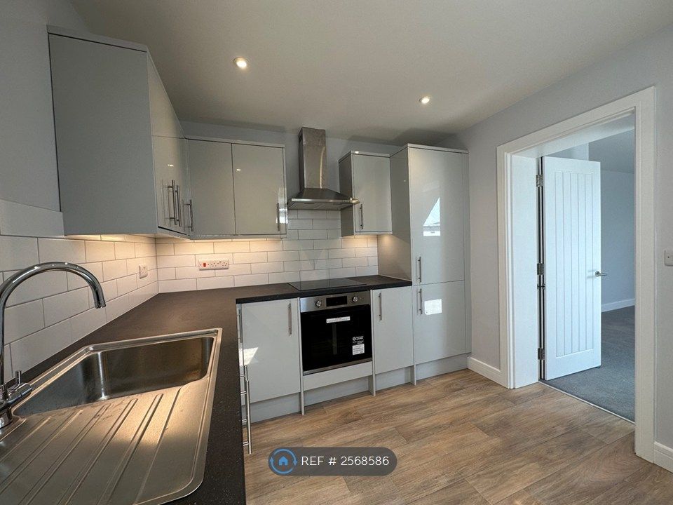 Property photo 3 of 15 Kitchen