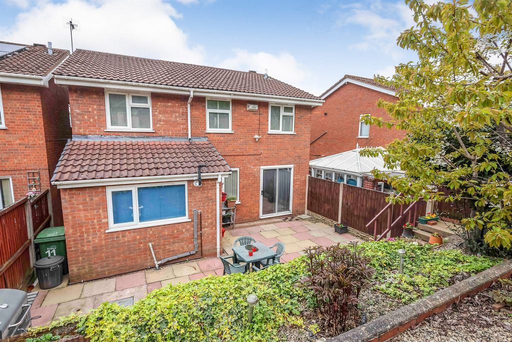 Property photo 2 of 20