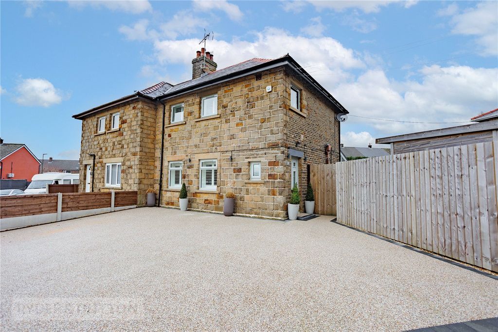 Property photo 1 of 33 Front