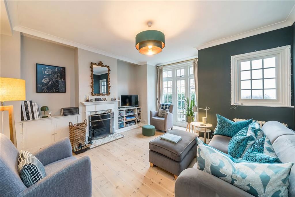 Property photo 2 of 8