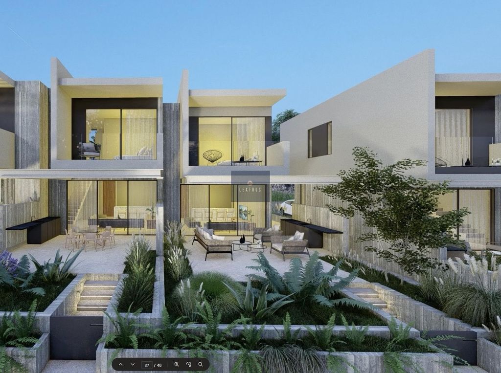 Property photo 1 of 2