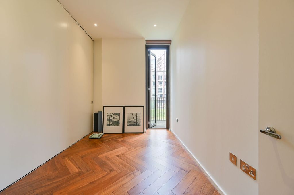 Property photo 1 of 30