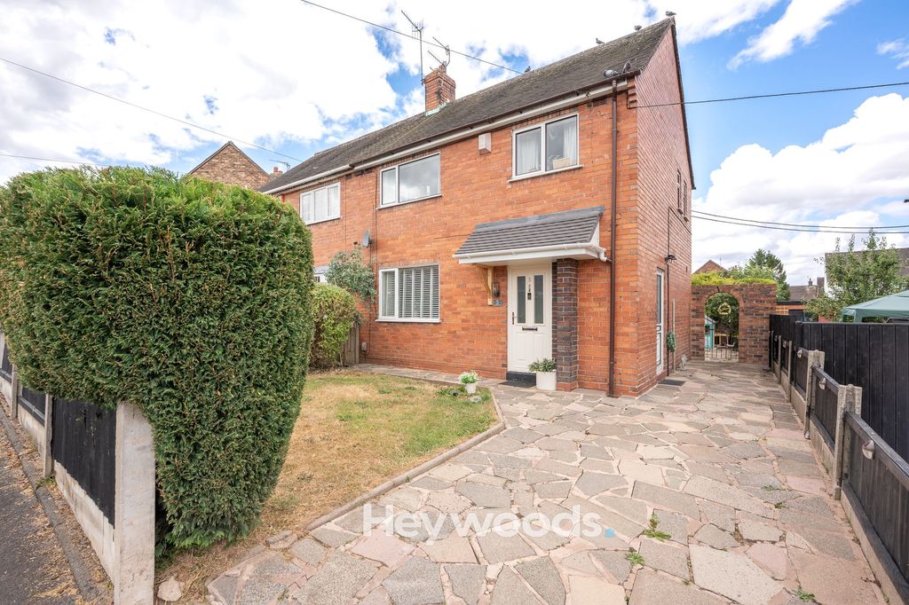 Property photo 1 of 28