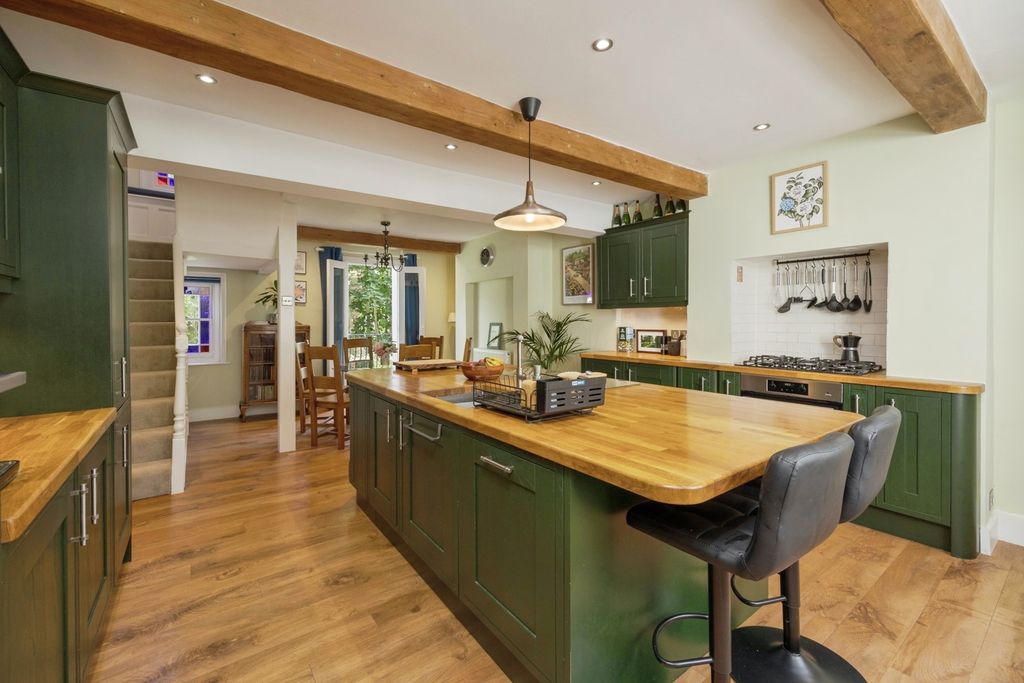 Property photo 2 of 18 Pbox-Img.Jpg
