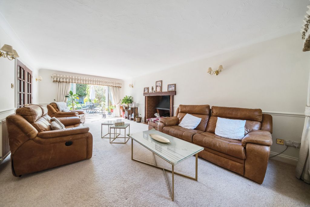 Property photo 2 of 20 682205cc6346d-128...