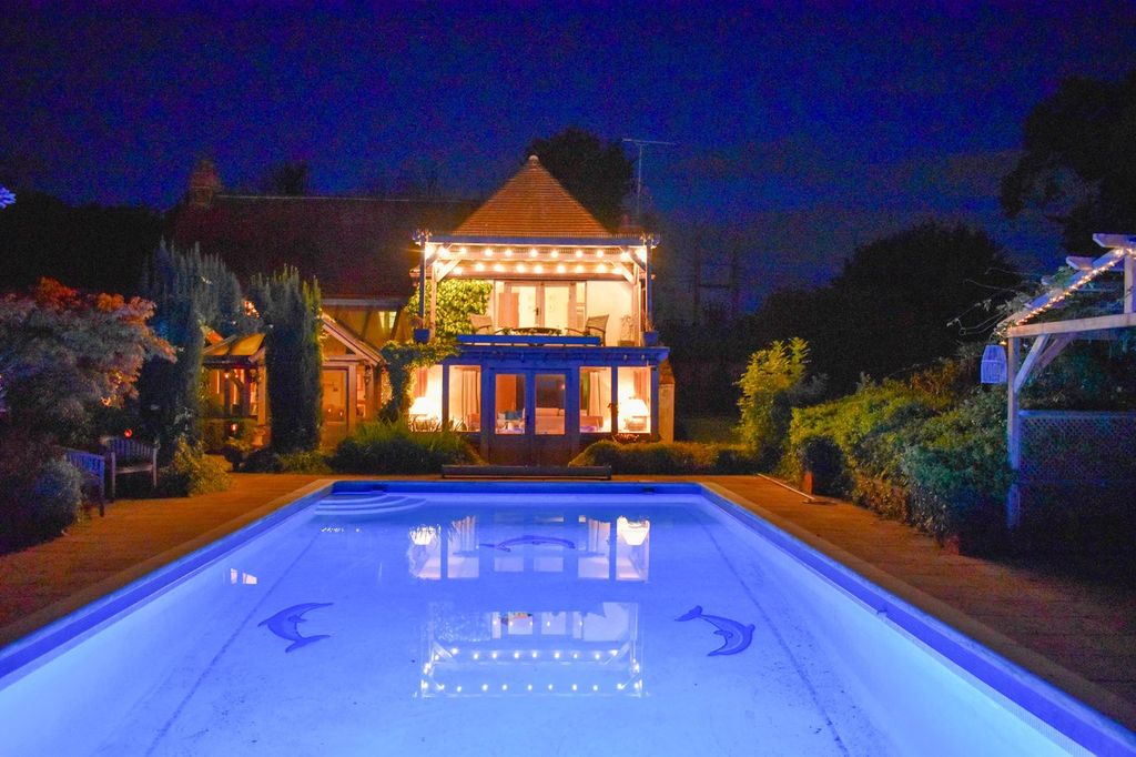 Property photo 3 of 33