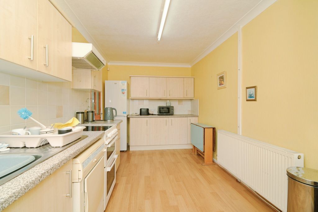 Property photo 3 of 15 Kitchen