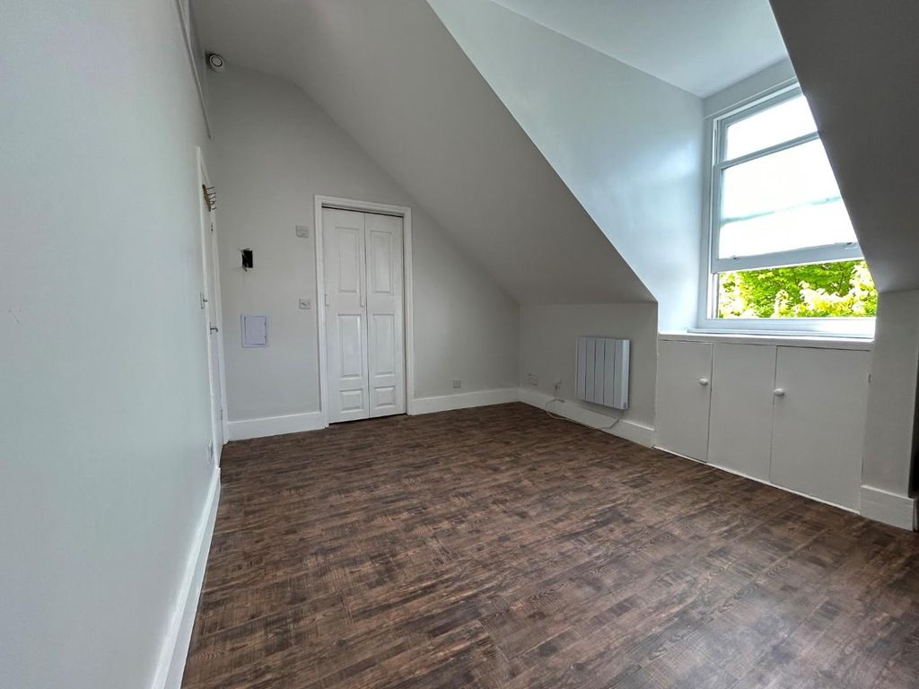 Property photo 3 of 6 Bedroom 2