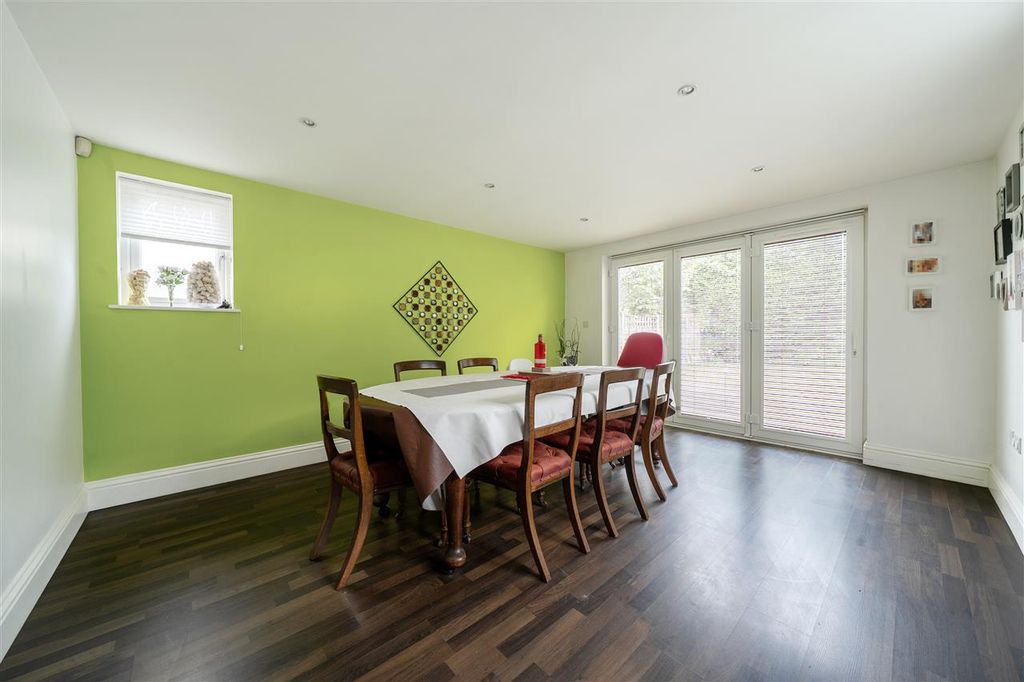 Property photo 3 of 24