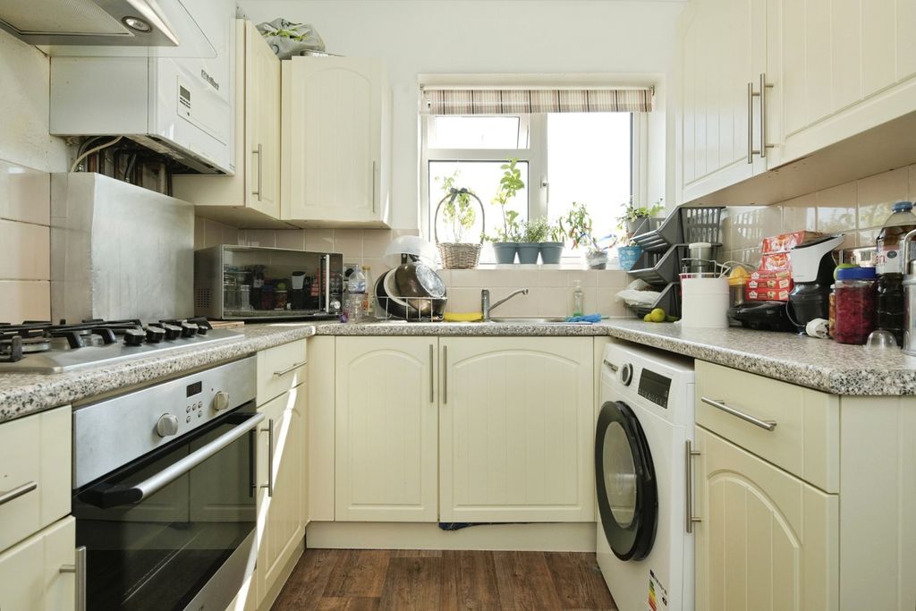 Property photo 3 of 13 Pbox-Img.Jpg