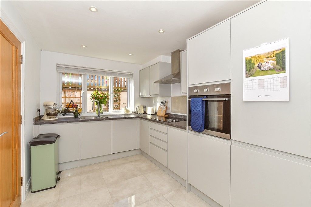 Property photo 1 of 19 Kitchen/Diner