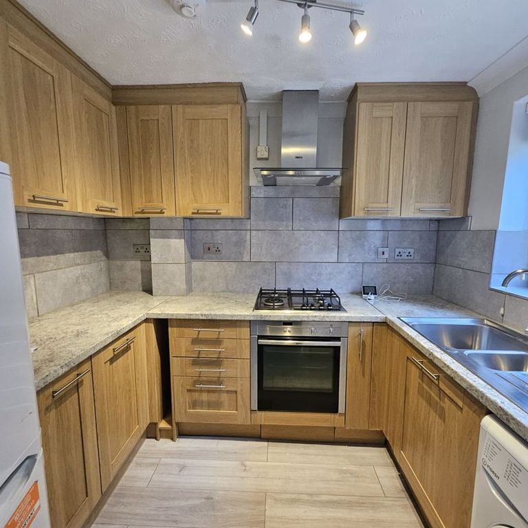 Property photo 3 of 8 Photo 8