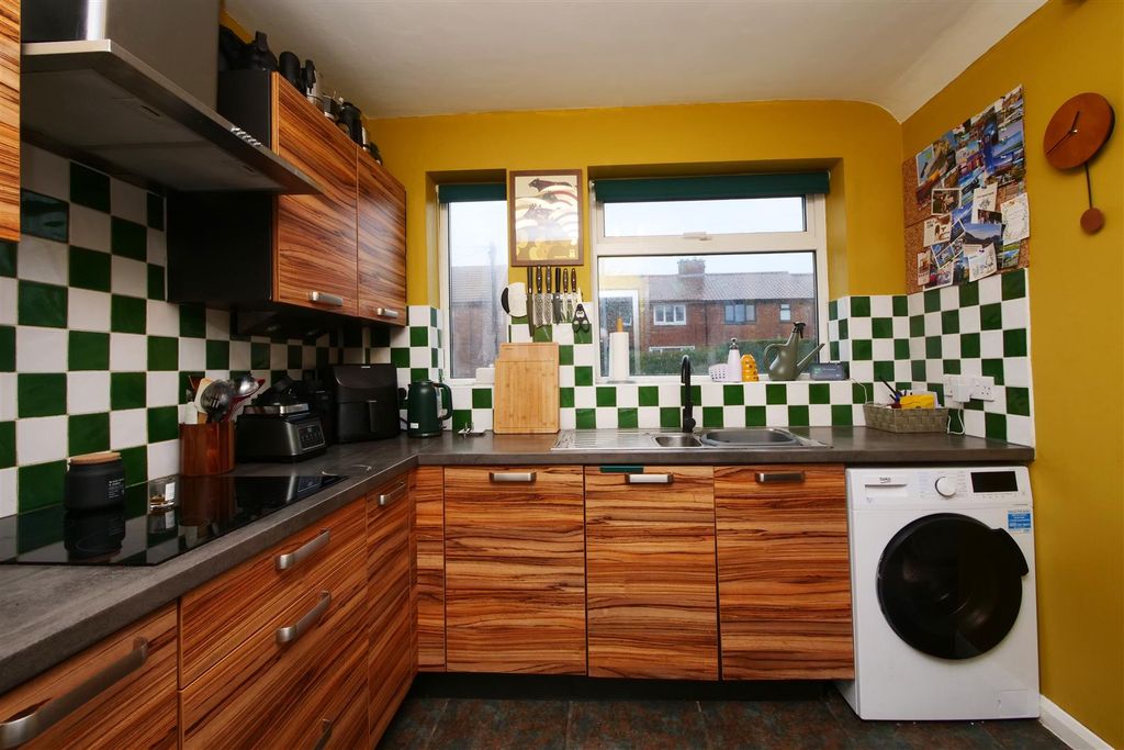 Property photo 2 of 12 Pnmb0873.Jpg