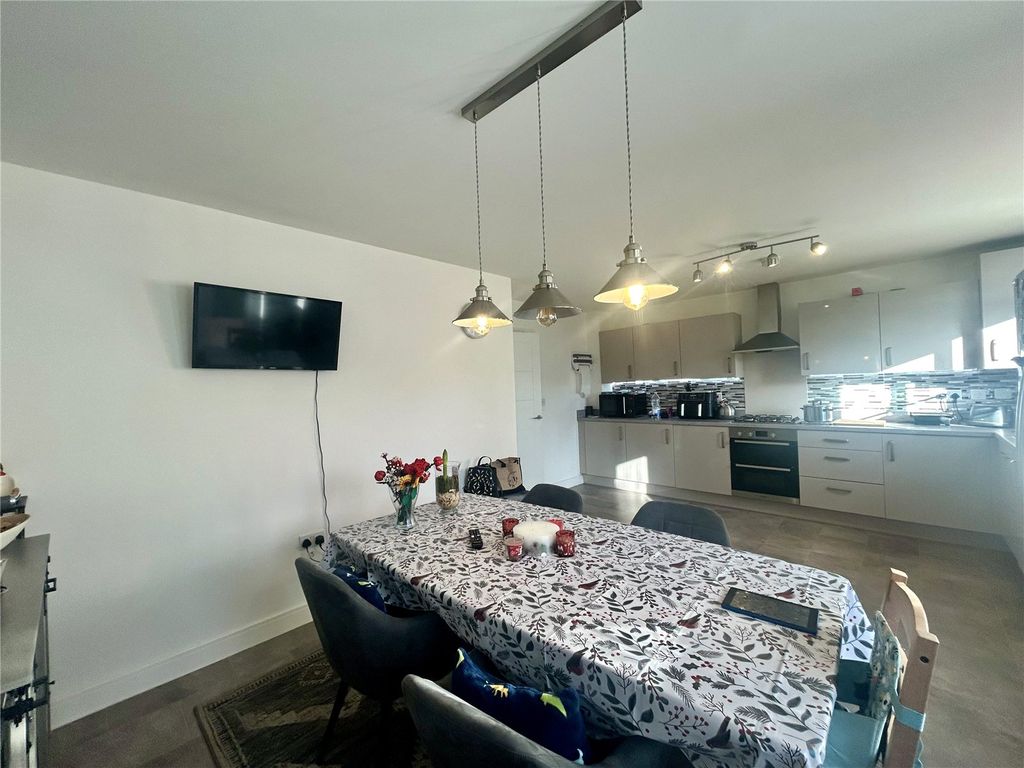 Property photo 2 of 18 Picture No. 29