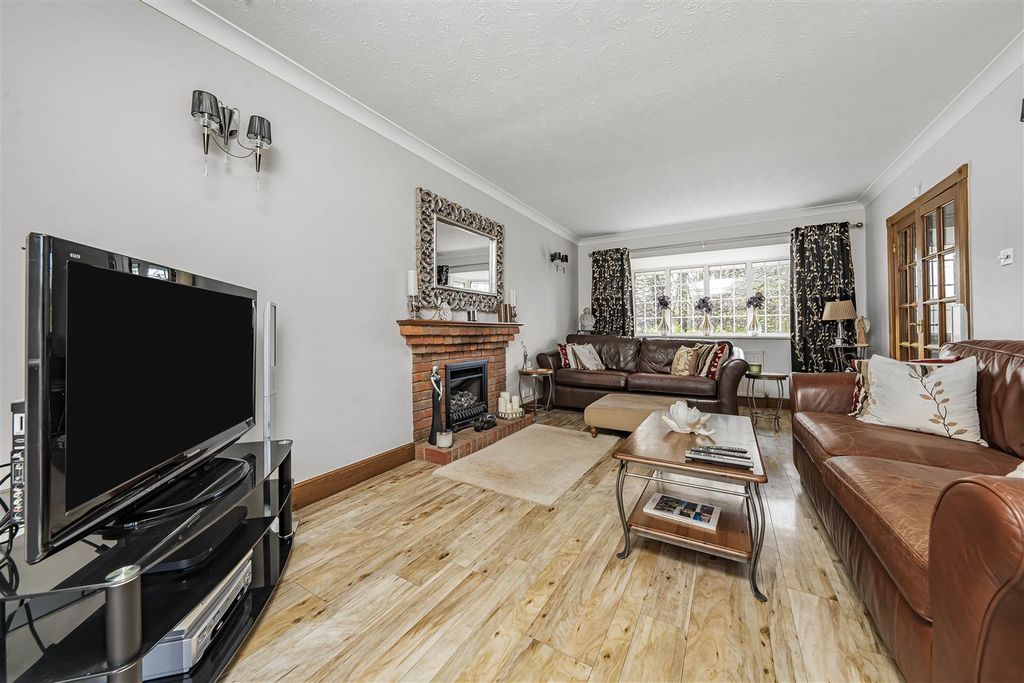 Property photo 3 of 18 Photo Nov 13 2025, 3 21 58 Pm.Jpg