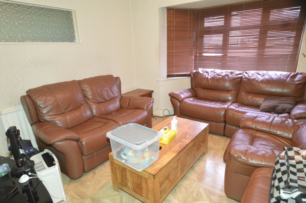 Property photo 3 of 13 Dsc_0106