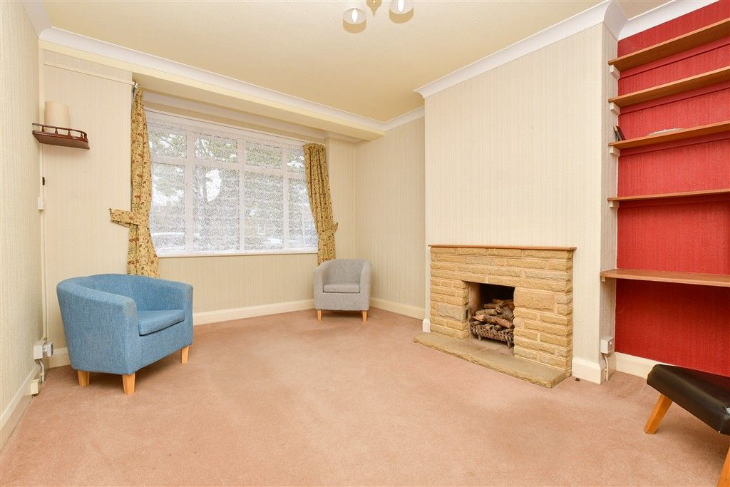 Property photo 3 of 23 Lounge