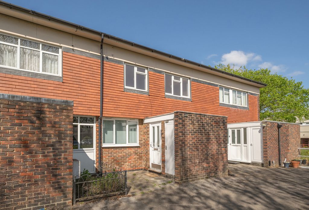 Property photo 1 of 17 1440951-25-69E752...