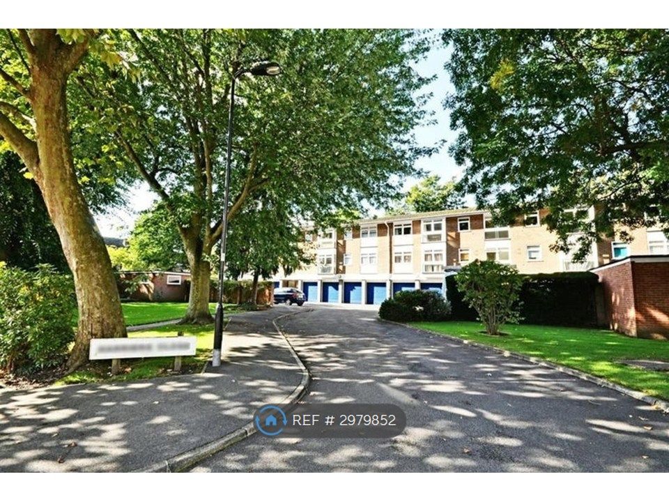 Property photo 1 of 8 Apartment Block