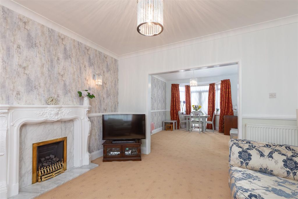 Property photo 3 of 22