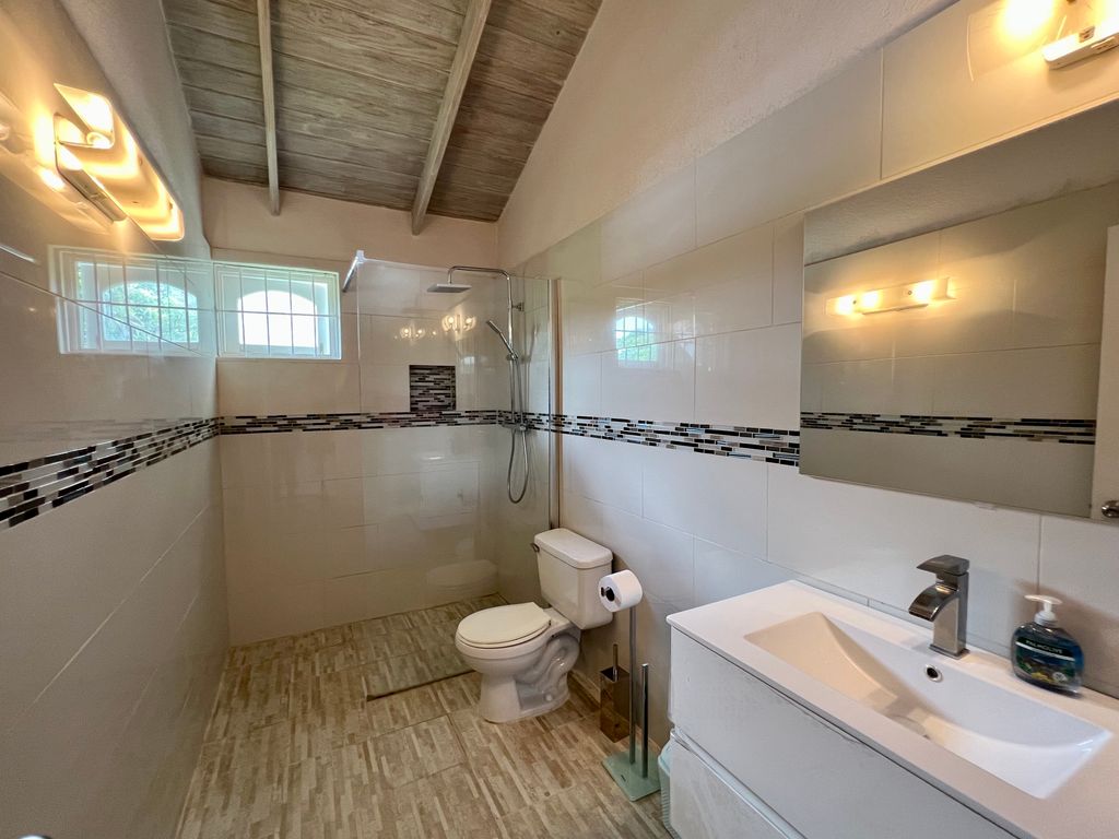 Property photo 3 of 34
