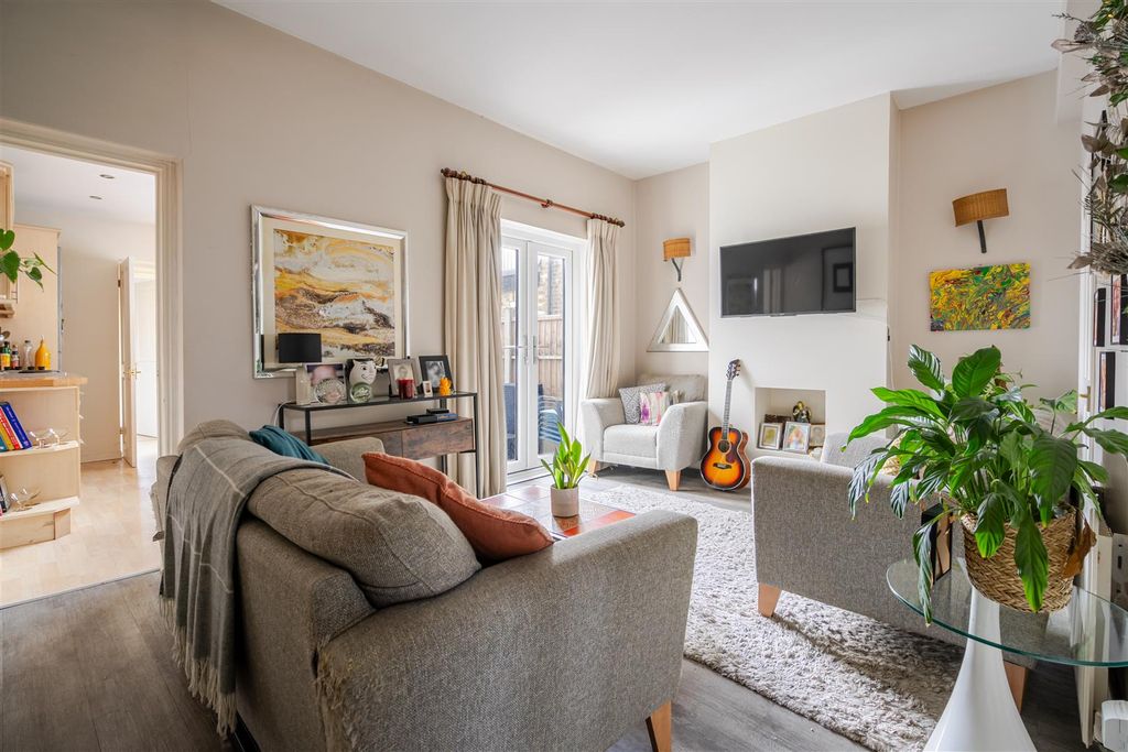 Property photo 2 of 6