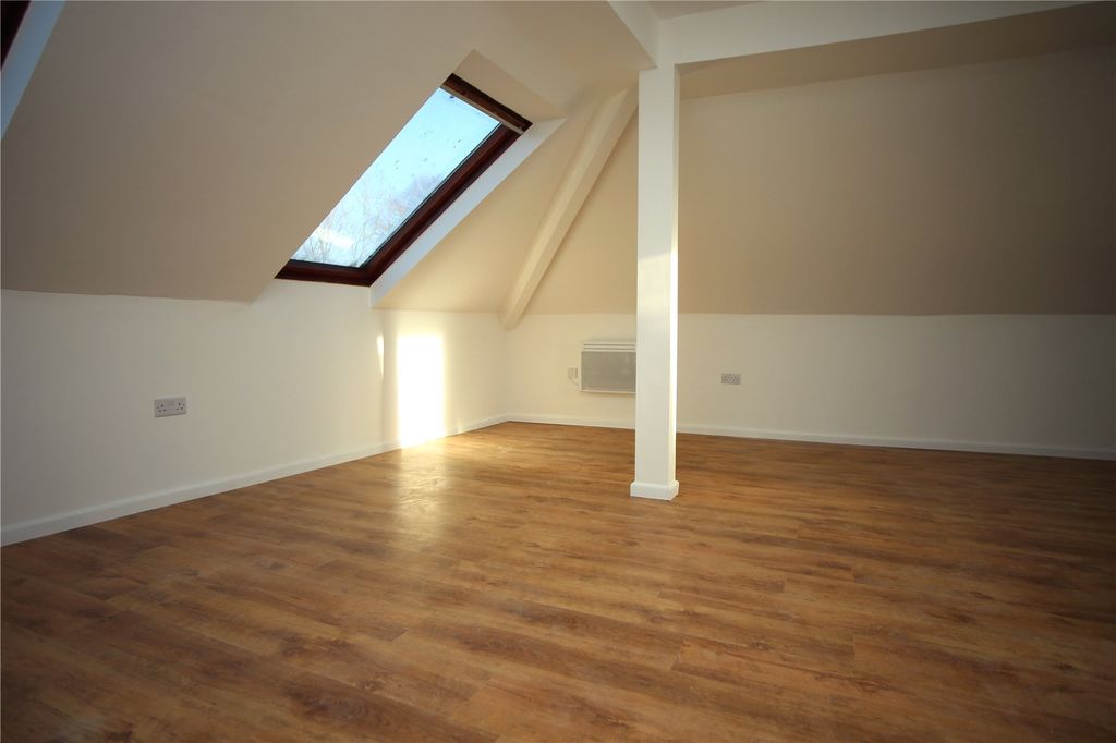Property photo 3 of 9 Picture No. 11