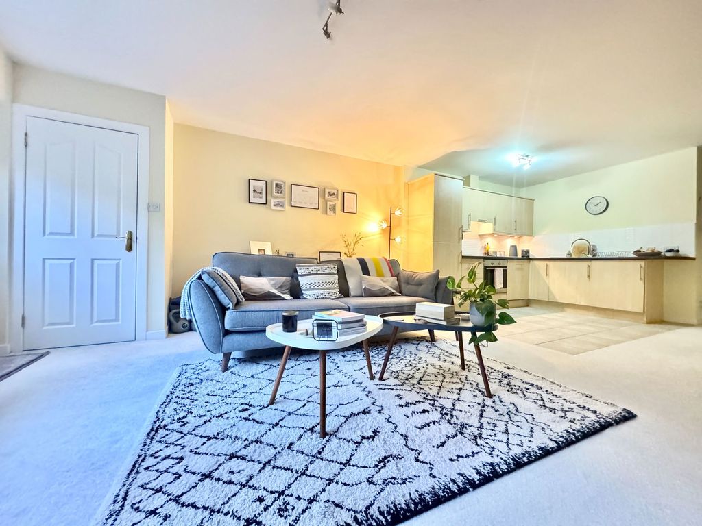 Property photo 3 of 21