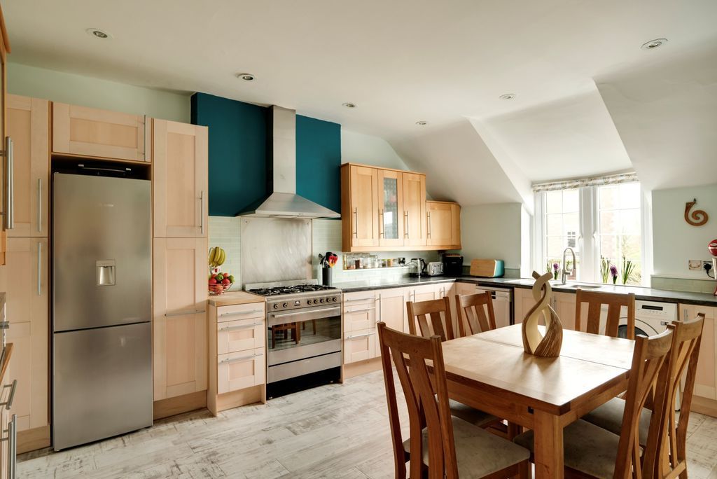 Property photo 2 of 15 Kitchen