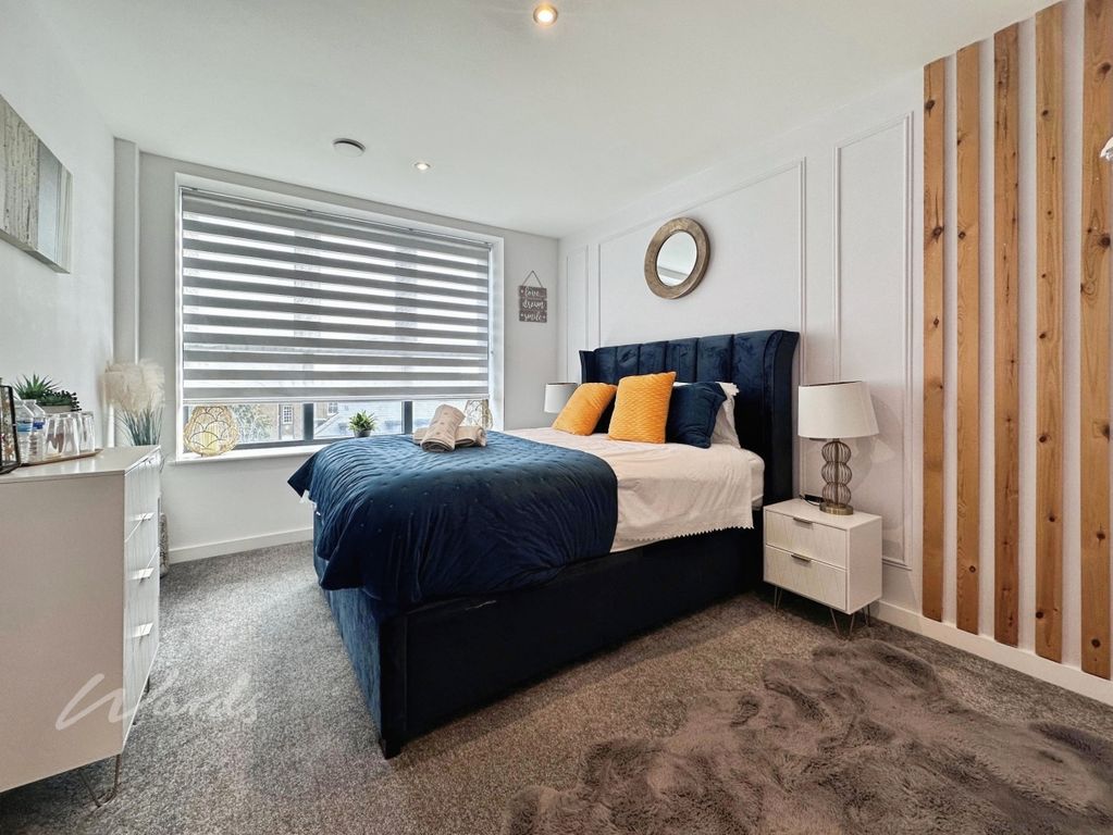 Property photo 3 of 8 Queen 60 Bed 1 Use