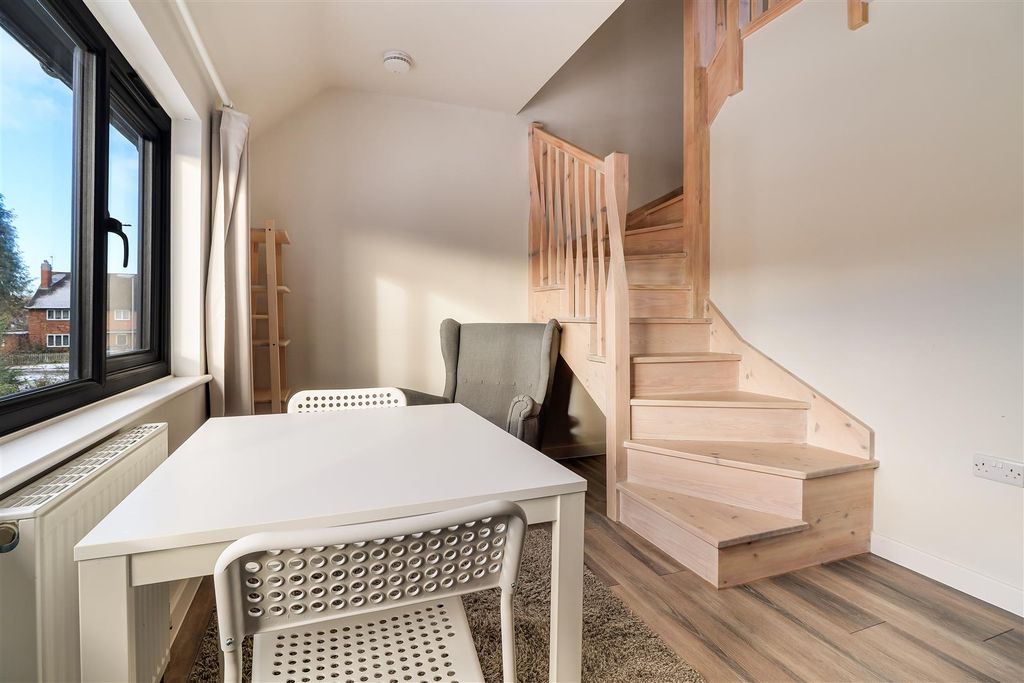 Property photo 3 of 12 Living / Dining Room (2)