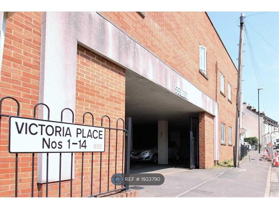 Property photo 2 of 8