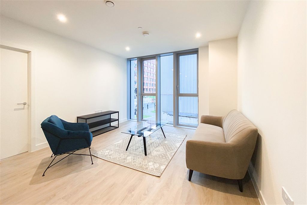 Property photo 1 of 14 (Main)