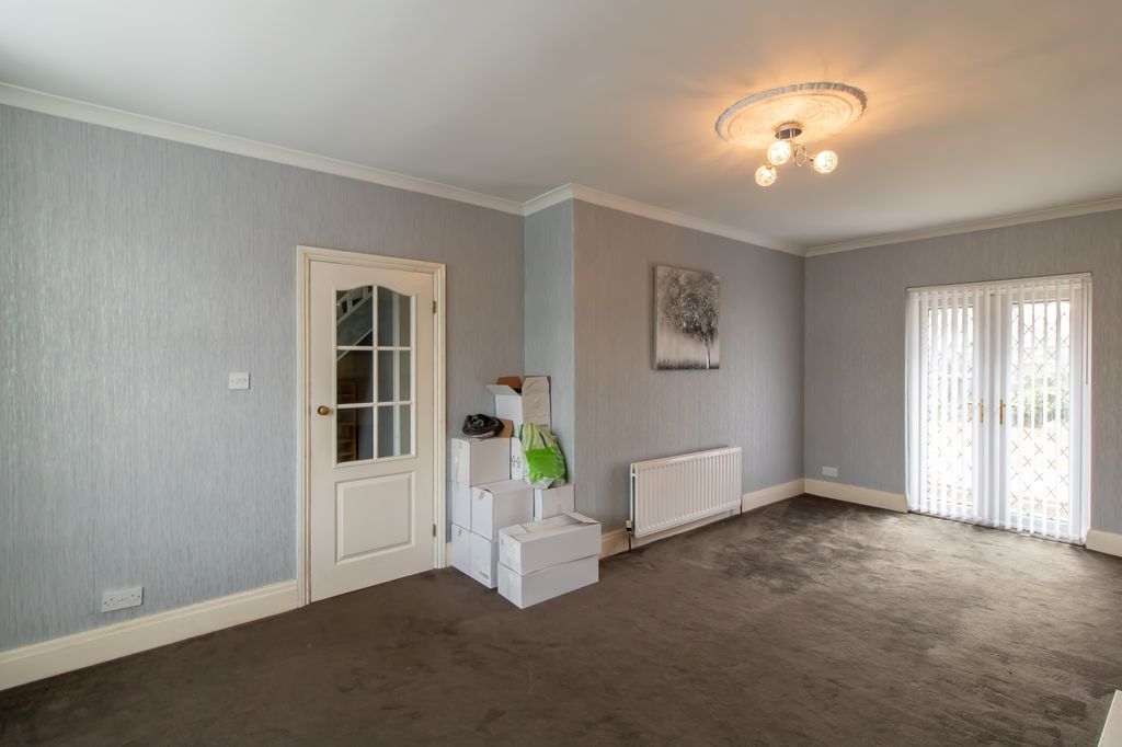 Property photo 3 of 25 Image 2