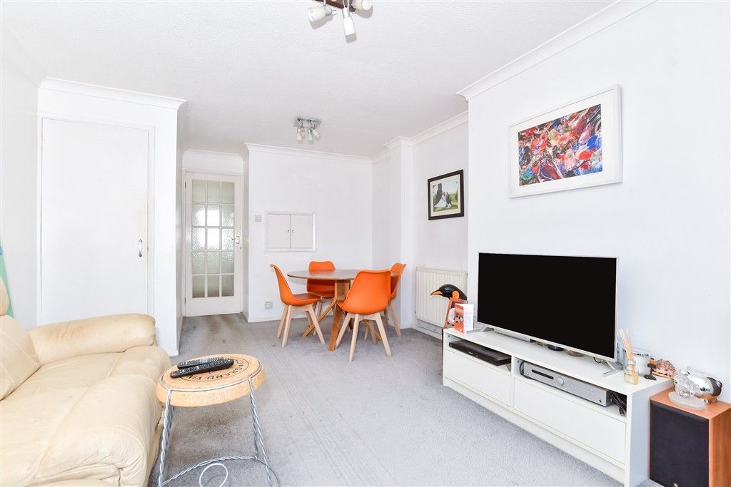 Property photo 3 of 9 Lounge/ Diner