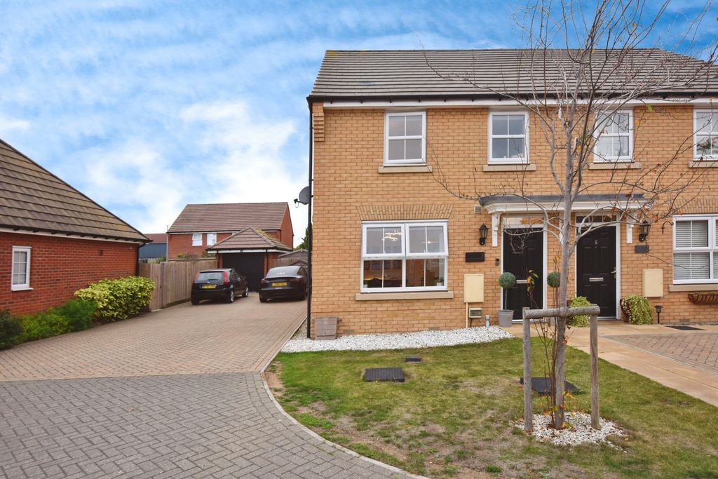 Property photo 2 of 20