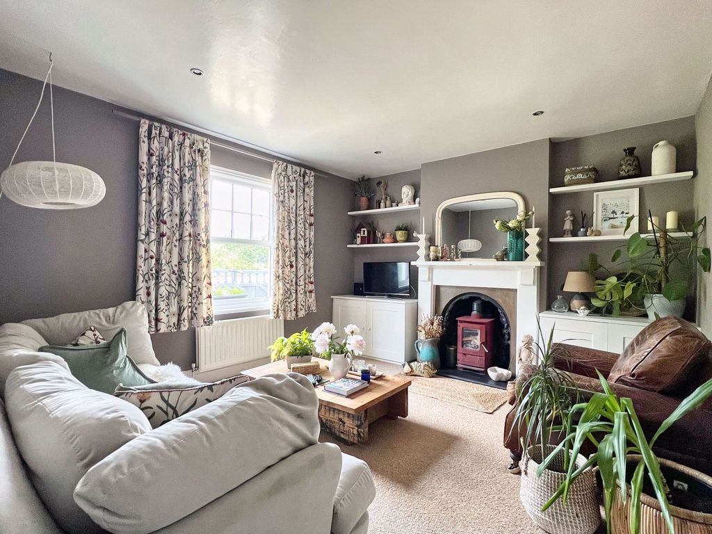 Property photo 2 of 30