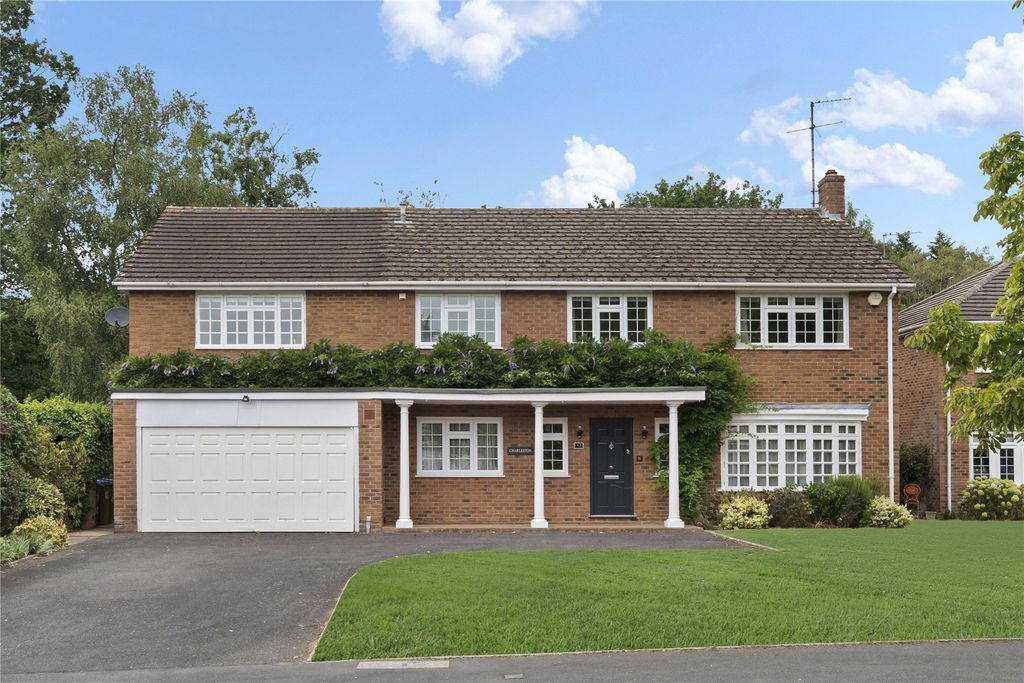 Property photo 1 of 19 5 Bed Family Home
