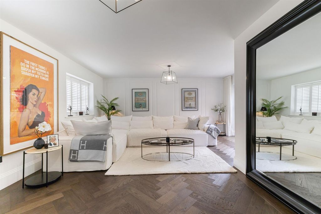 Property photo 2 of 25 108118_Dormer Cottage Portsmouth Road-5_Low.Jpg