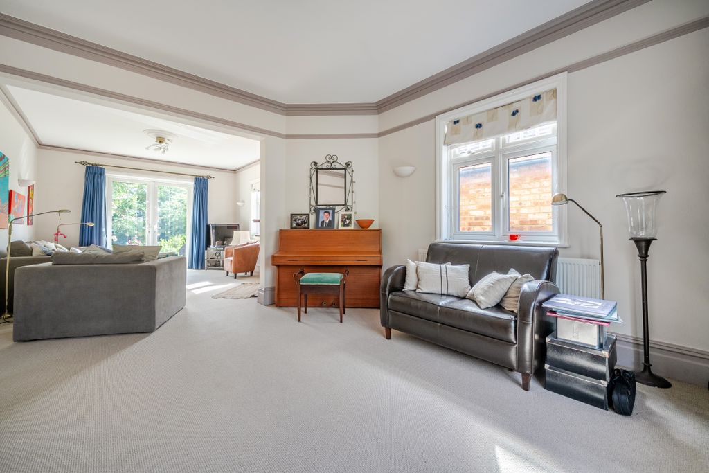Property photo 3 of 13