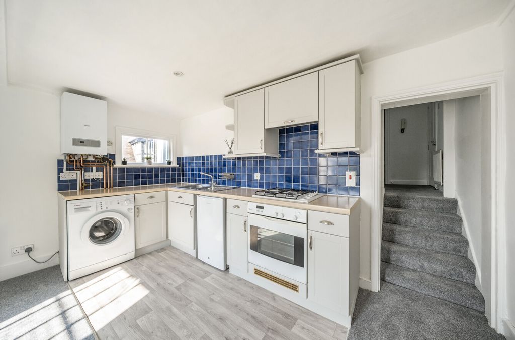 Property photo 3 of 18 1340246-4-689Ef220c3B78