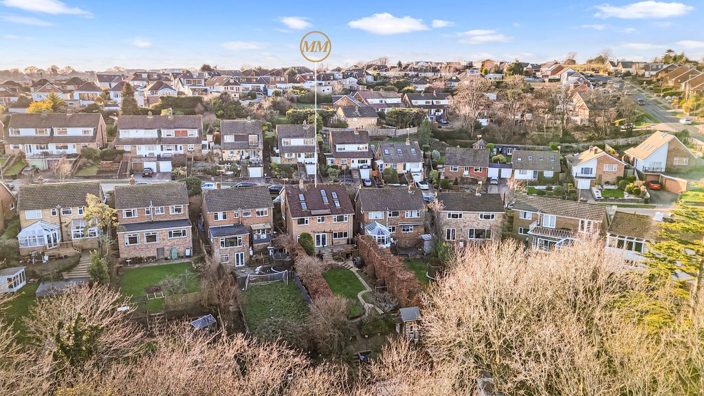 Property photo 3 of 28