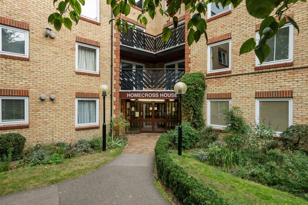 Property photo 1 of 14 Homecross House, W4 - For Sale