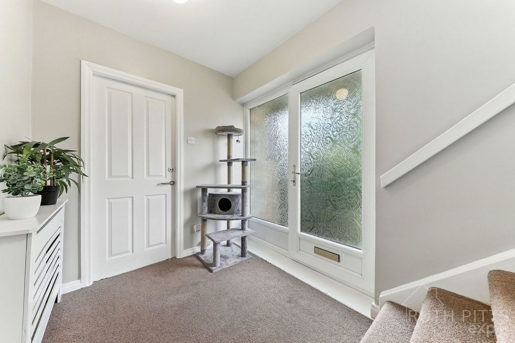 Property photo 3 of 39
