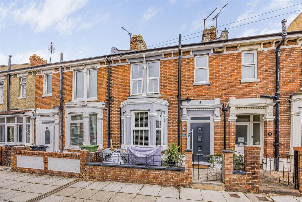 Property photo 1 of 15 Apsley Road, Southsea-Porticomarketing-Nexa-39.Jpg
