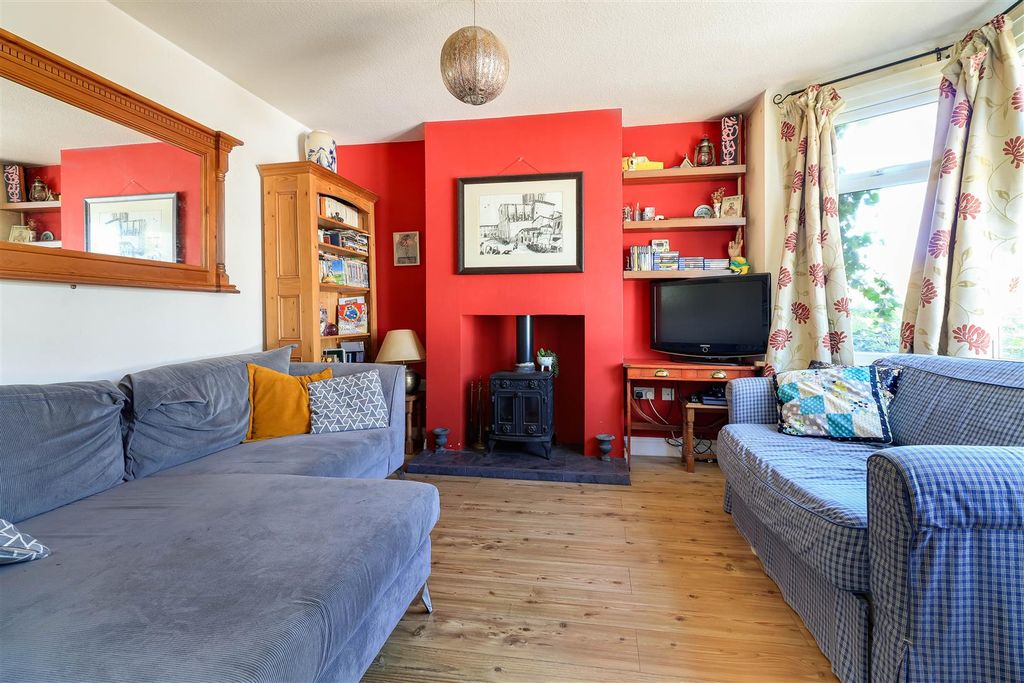 Property photo 2 of 19