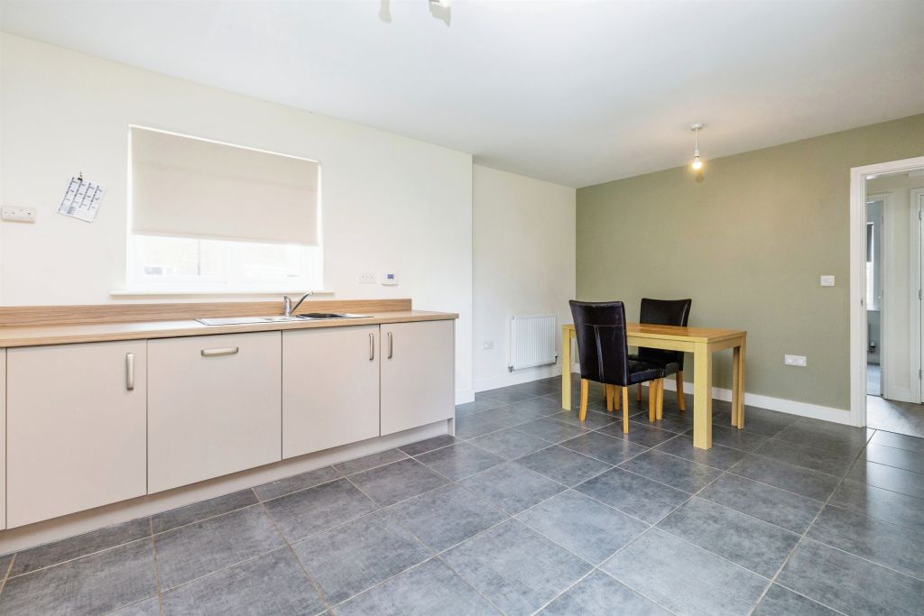 Property photo 3 of 24 Kitchen / Diner