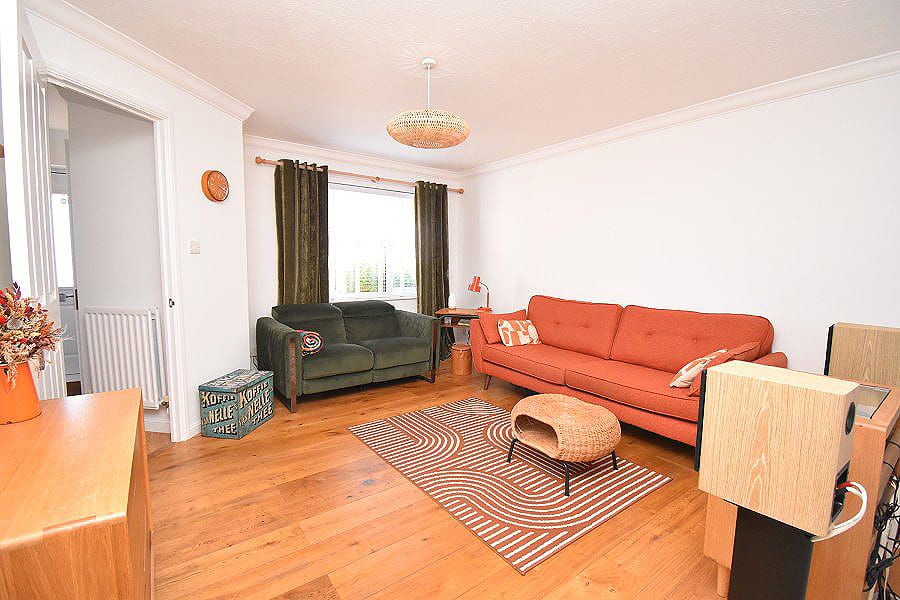 Property photo 2 of 11