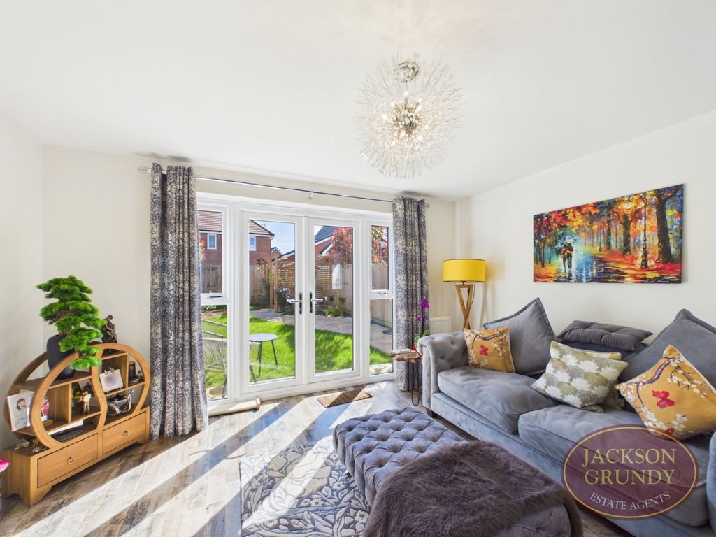 Property photo 2 of 18 Higgs Close