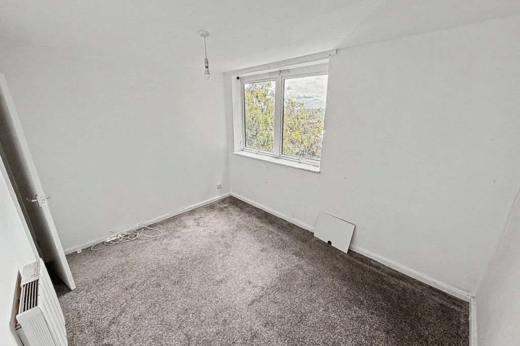 Property photo 3 of 15 Flat 70, Benwell Close, Benwell Grange, Newcastle Upon Tyne, Ne15 6Rz